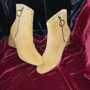 Camel Corduroy Ankle Boots Block Heel Ring Zipper Women’s Size 7.5